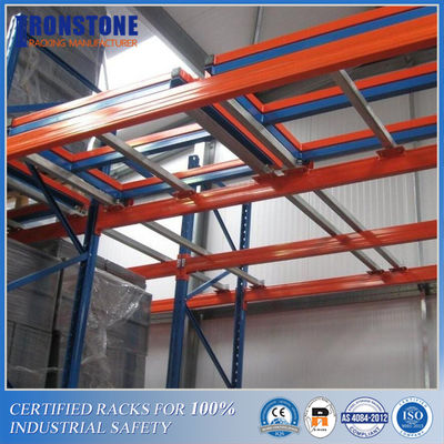 LIFO Live Storage Push Back Pallet Racking พร้อมความคล่องตัวและความเข้ากันได้สูง